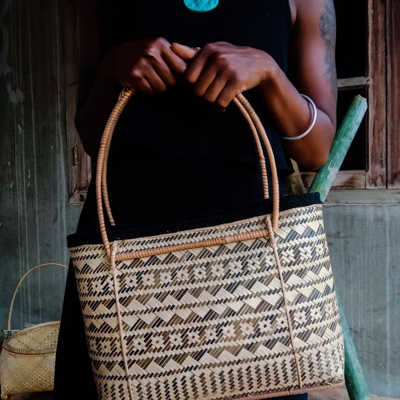Rattan Multi-toned Woven Handbag w/Bamboo Handles - Picture 3 of 4